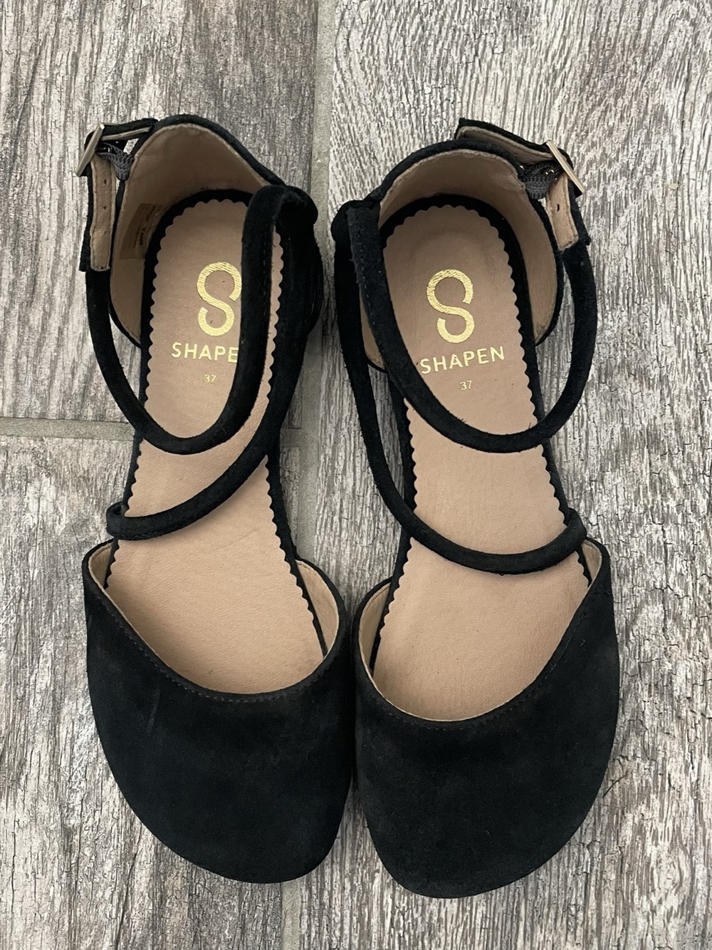 Shapen Orchid Barefoot Flats Black EU 37 Suede Ankle-Strap